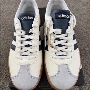 Adidas Women’s VL COURT BASE Sneakers